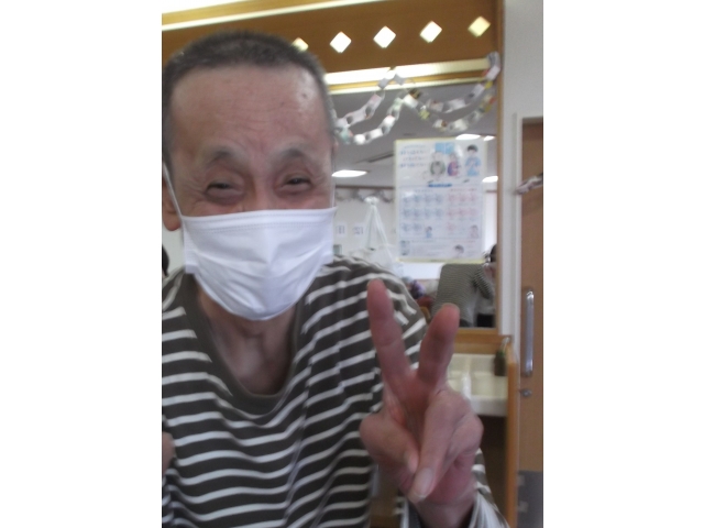 養護職員手作りのお好み焼き、焼きそば、おにぎり、ぜんざい、アイスクリームを　　　　　　　提供しました。