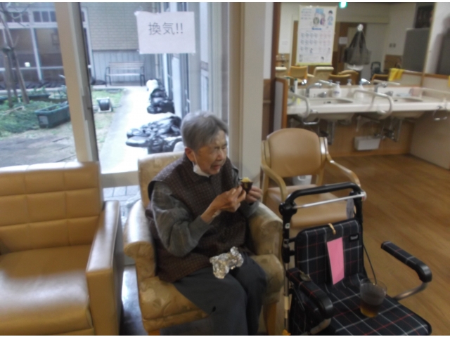 1日がかりで石の上で紅はるかを焼き上げました