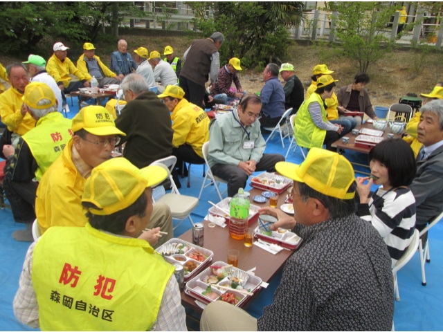  防犯パトロール後、40名以上の方が参加しました。