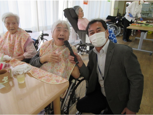 苑長の祝辞の後、誕生者の方に喜びのコメントをいただきました。