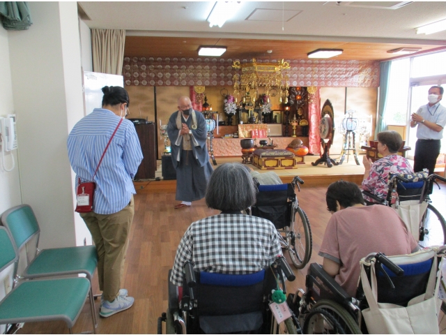 最後に法話を聞きながら、日々の感謝の大切さを思いました。