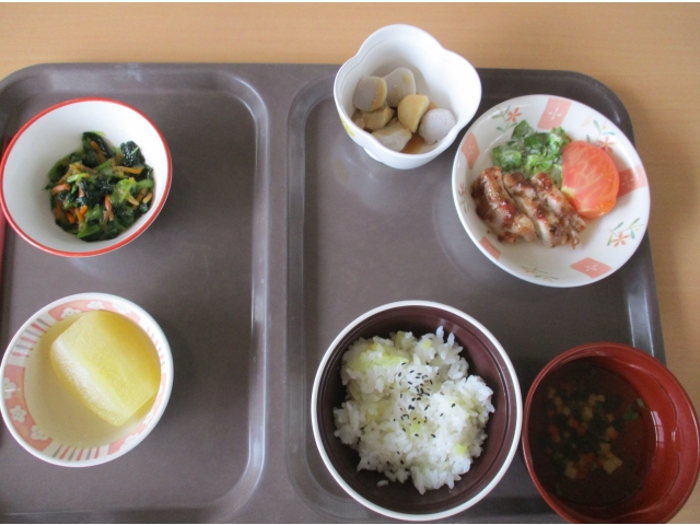 本日の昼食で提供しました。