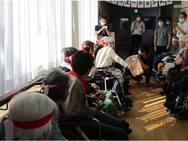 玉入れの後は物送りゲームをしました。