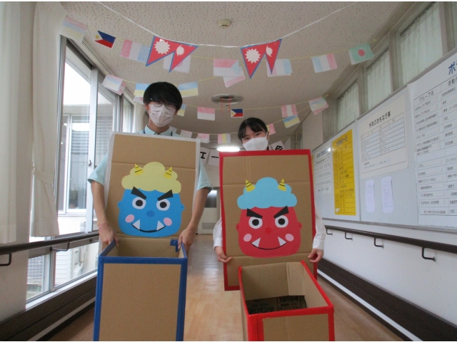 鬼の箱や、上に飾ってあるネパールの国旗は実習生2名の力作です！！