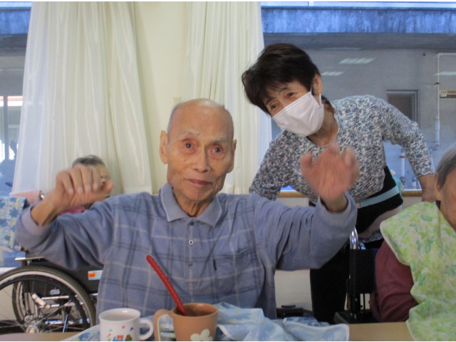 誕生日食用の豪華な昼食を召し上がりました。