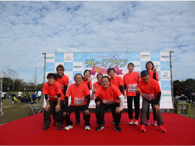 出場選手全員で記念撮影です。