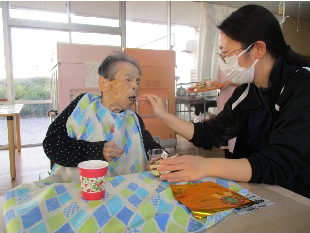 利用者さまのペースで召し上がりました。