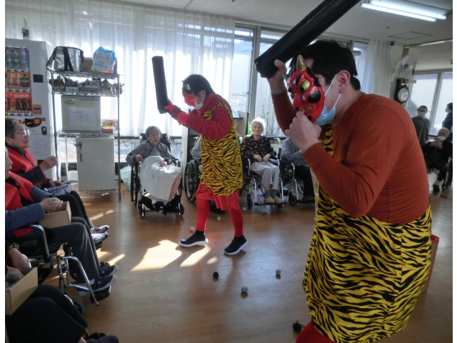 今年は赤鬼がやってきました