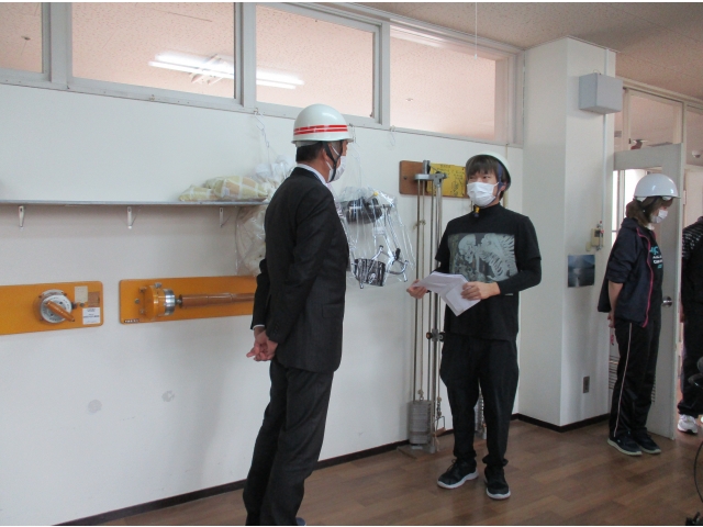 避難誘導後、点呼確認を行い全員避難完了したことを隊長（苑長）に報告しました。