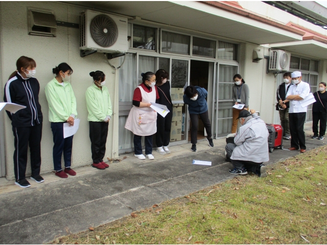 講師から、ポータブル発電機の説明がありました。