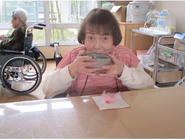 お抹茶はねりきりにとても合うそうです。