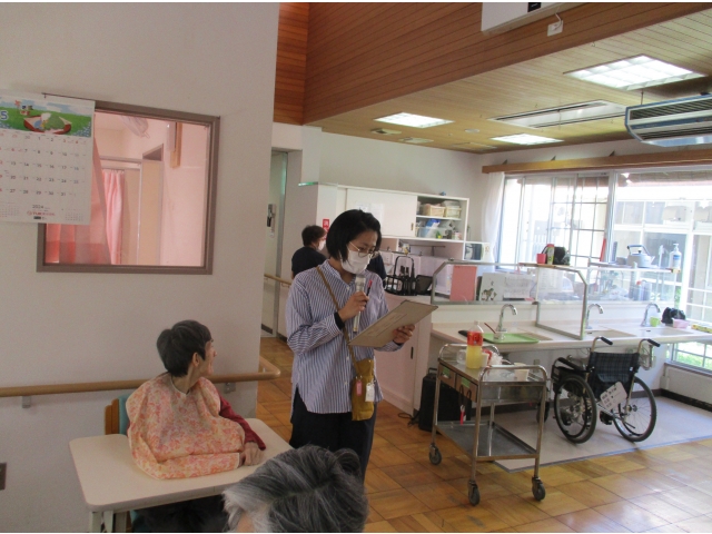 相談員から誕生者の紹介がありました。