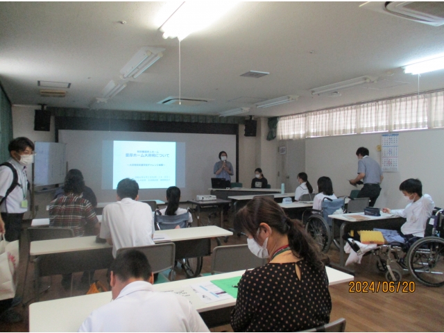 福祉のお仕事や大府苑のお仕事の紹介の話を熱心に聞いてくださいました