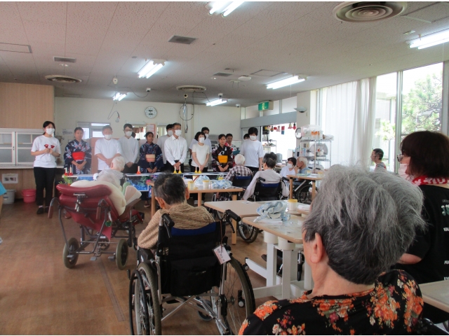 一般棟食堂にて