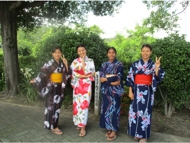 技能実習生は初の浴衣姿で撮影しました