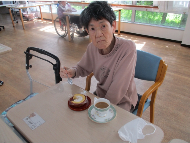 ご自分のペースで、ゆっくりと召し上がっていました。