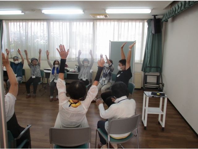 ご自宅でテレビを見ながらでもてきる体操を