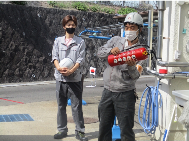 アサヒファシリティズから消火器の使用方法「ピンポンパン」を習います