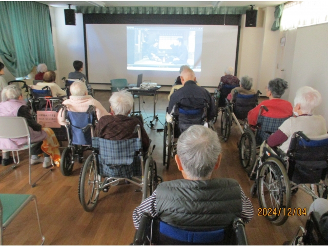 大きなスクリーンで映画を楽しまれました。