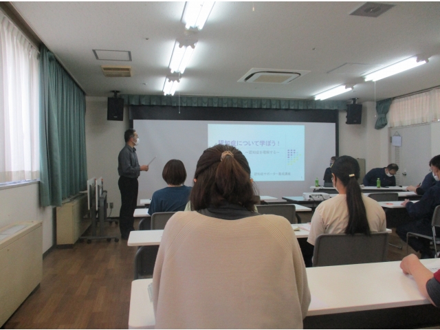 苑長から、講師の先生方の紹介がありました。