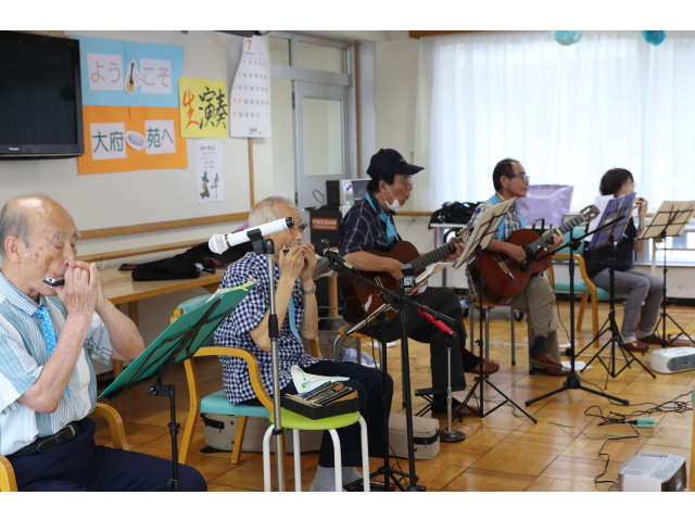 美しく優しい音色を奏でていました🎶