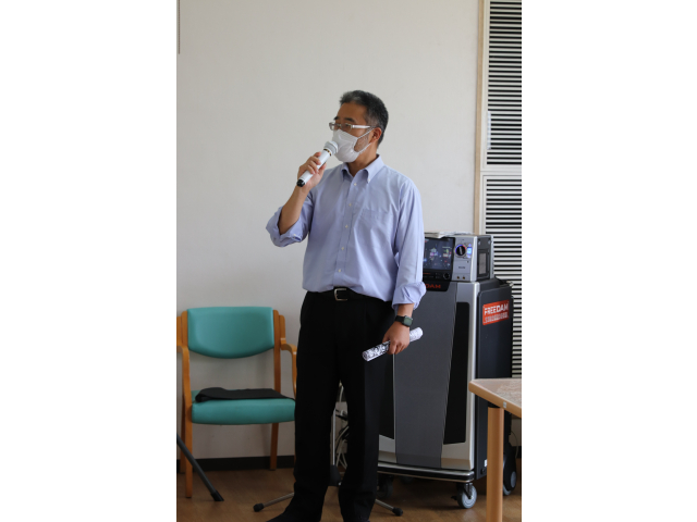 各フロアにて苑長から誕生月の方にお祝いのお言葉🎉