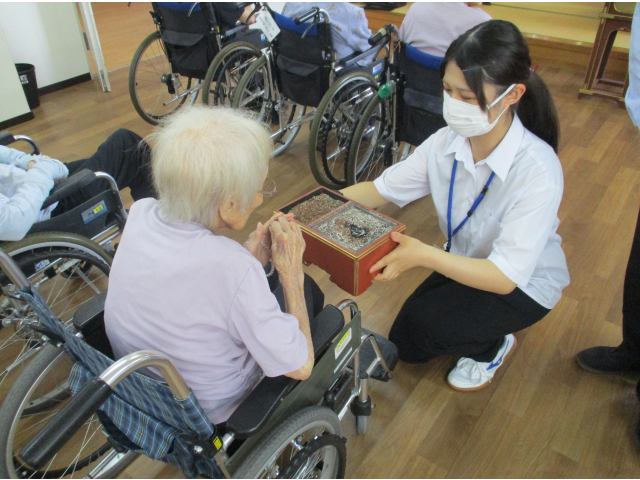 お焼香ですよ🤌💨