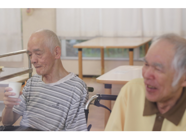 飲み物を片手に楽しみました😊