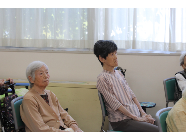 このお二人は「生演奏」に引き込まれています🤭