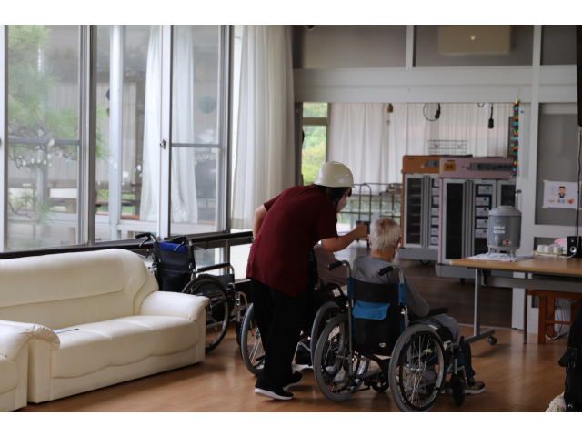 避難するよ🧑🏻‍🚒