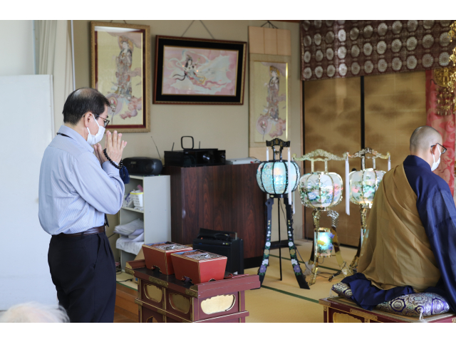 職員から順番にお焼香🤌💨