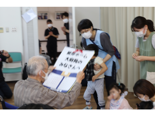 手作りのカレンダーを作って持ってきてくださいました🎁