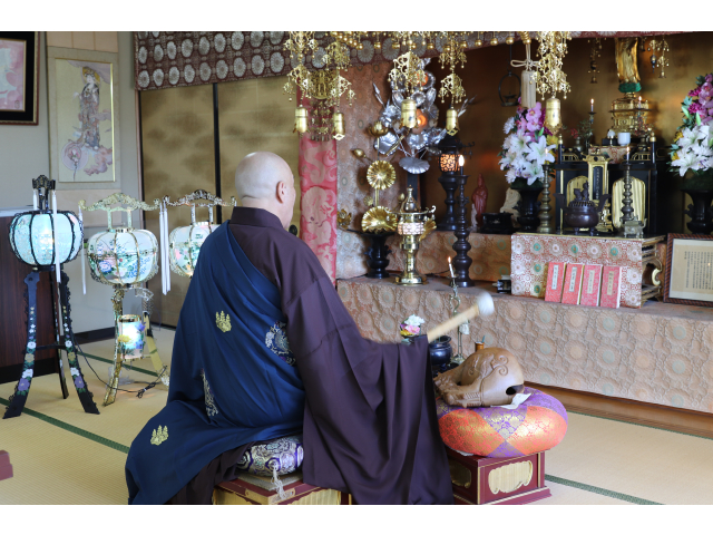 『浄通寺』のご住職による読経📖