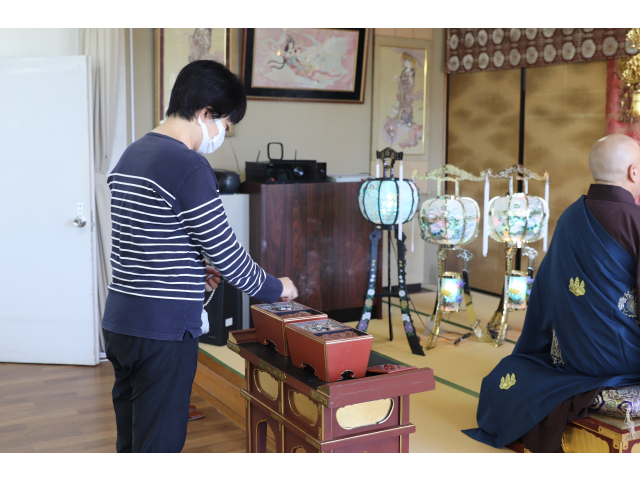 順番にお焼香🤌💨