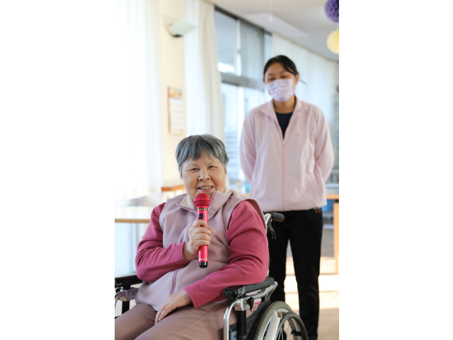 歌いながらカメラ目線👀