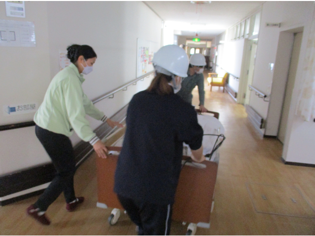 ベッドの方も避難誘導🛏