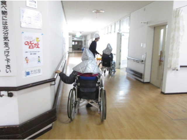 利用者の皆さんの避難誘導開始❗