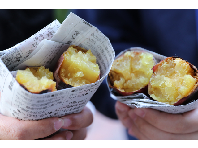美味しそうに焼きあがった焼き芋😍