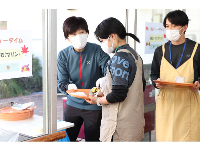 介護等体験実習生もティータイムに参加してくれました🤗