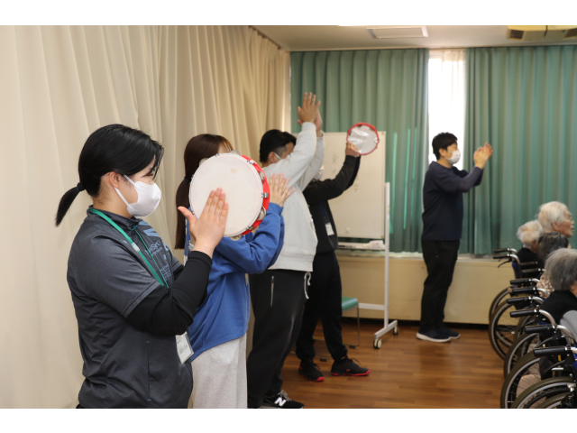 実習生の皆さんも盛り上げてくれました🪇