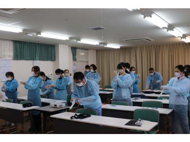 皆さん先生を見ながら実践しました😮