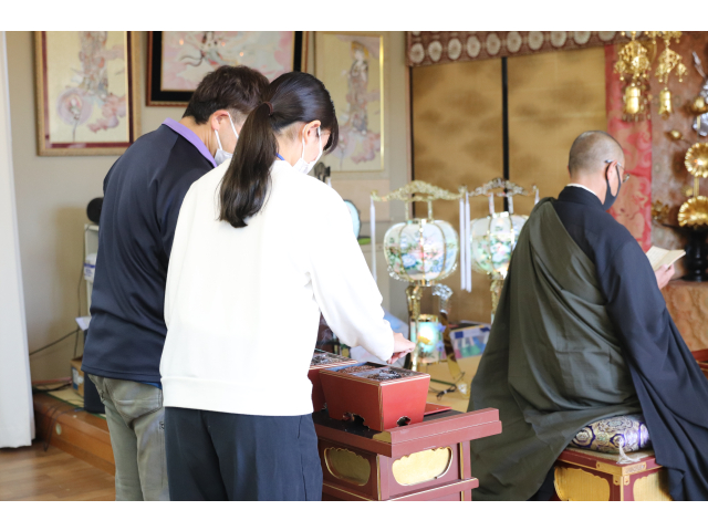 実習生も一緒にお焼香して🤌💨