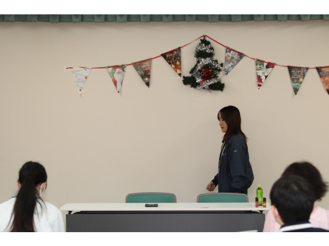 不審者とはしっかり距離を取ることが大切😦