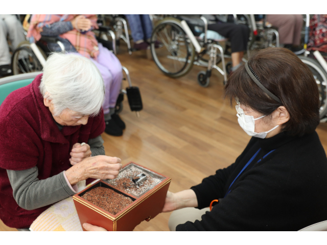 利用者の皆さんも順番にお焼香しました😌
