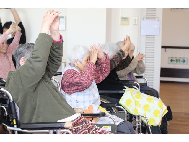 背筋を伸ばして～🙌