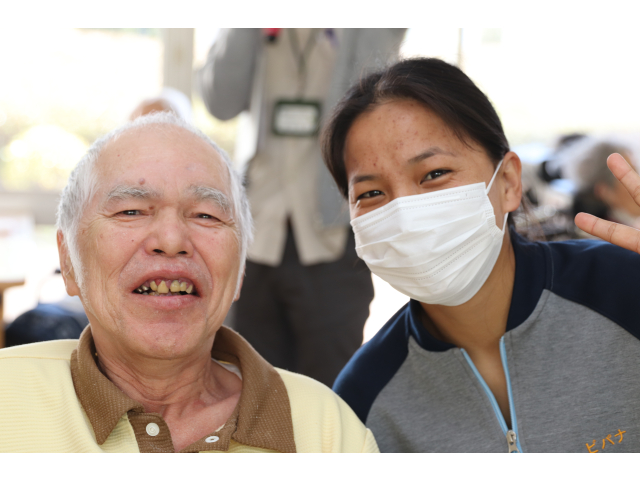 技能実習生と一緒にニコニコ😆