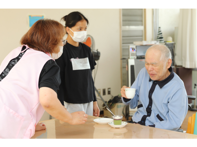 お気に入りの介護員さんと一緒🎶