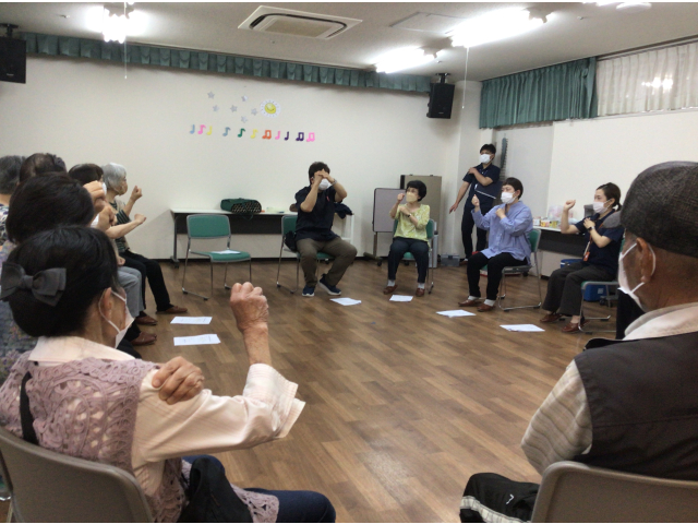 皆さんお待ちかねの健康体操のお時間です🤸🏻