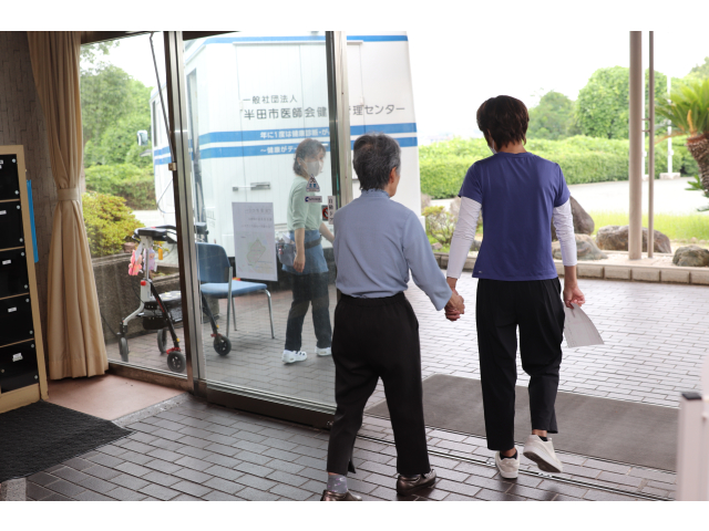 バスまで一緒に行こうか🚶🏻