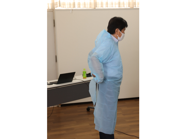 ひもは「後ろ」で縛って下さいね😧